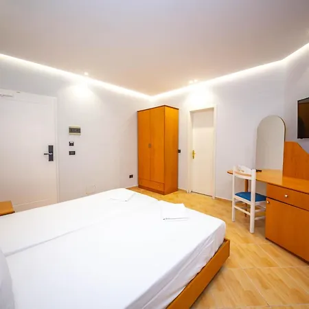 호텔 Sea Breeze Sarandë