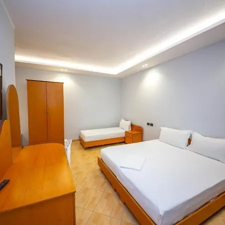 Sea Breeze 호텔 Sarandë