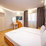 Sea Breeze 4*
