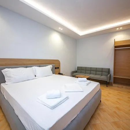 فندق Sea Breeze 4*